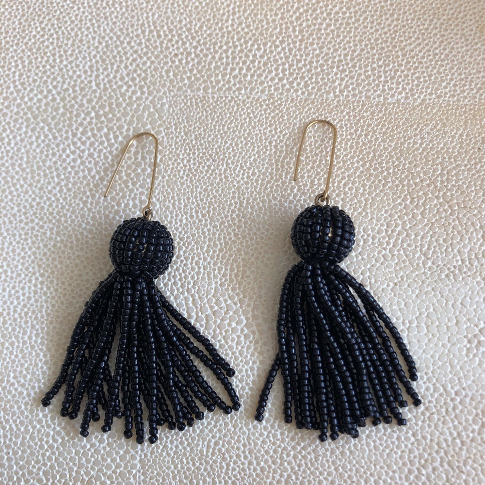 Madewell Beaded Tassel Earrings in True Black